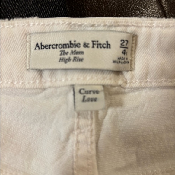 Abercrombie the mom high rise jean curve love size 27S, high rise - Picture 3 of 3